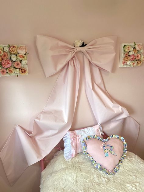 Large Wall Bow - Etsy Bow Room Decor, Pale Pink Nursery, Whimsical Decor Home, Bow Cushion, Light Pink Decor, Bow Decorations, Set Up Ideas, Pink Wall Decor, 3 Picture