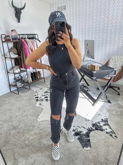 Black Jeans And Sandals Outfit, Bodysuit And Jeans Outfits Casual, Black On Black Summer Outfits, Jeans And Vans Outfit Summer, Black Vans Slip On Outfit Women, Black Jeans Outfit Concert, Hairstylist Outfits For Work Summer All Black, Black Mom Jeans Outfit Spring, Spring All Black Outfit