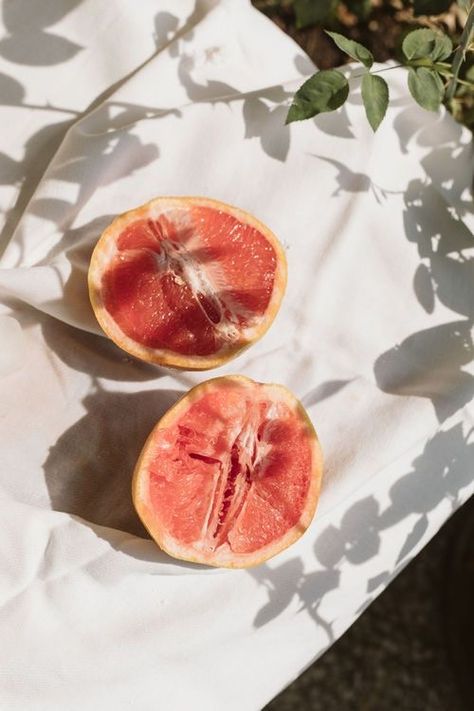 Living In London, Fruit Photography, Foto Tips, White Cloth, Orange Aesthetic, Foto Poses, Life Photography, Still Life Photography, Aesthetic Photography