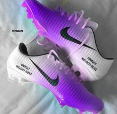 Ooooommmmmgggggg Womens Soccer Cleats, Best Soccer Cleats, Best Soccer Shoes, Girls Soccer Cleats, Rugby Boots, Futsal Shoes, Nike Football Boots, Soccer Inspiration, Soccer Gear