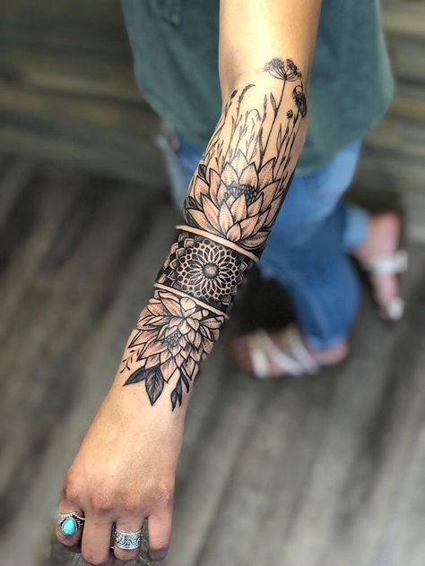 Minimal Arm Tattoo, Tattoo Band, Tattoos Aesthetic, Arm Sleeve Tattoos For Women, Cuff Tattoo, Forearm Band Tattoos, Tattoo Aesthetic, Tattoos For Women Half Sleeve, Muster Tattoos