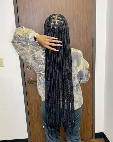 𝑯𝒐𝒖𝒔𝒕𝒐𝒏 𝑩𝒓𝒂𝒊𝒅𝒆𝒓 on Instagram: “◾️Large knotless braids ◾️Hip length 💃🏽💃🏽💃🏽💃🏽” Large Knotless Braids, Large Knotless, Latest Braided Hairstyles, Big Box Braids Hairstyles, Quick Braided Hairstyles, Box Braids Hairstyles For Black Women, Cute Braided Hairstyles, Braided Hairstyle, Cute Box Braids Hairstyles