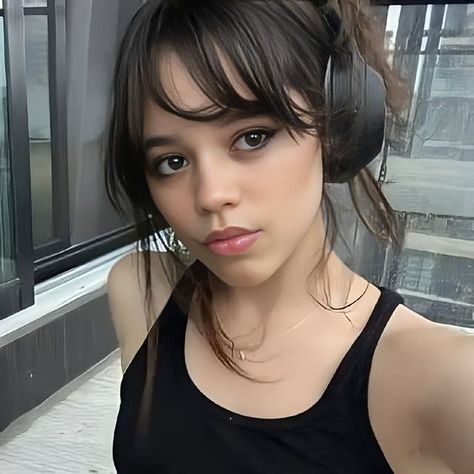 Capcut Pfp, Jen Jen, Jenna Ortega, Celebrities Female, Celebrity Crush, Pretty Woman, New Hair, Hair Inspo, Stranger Things