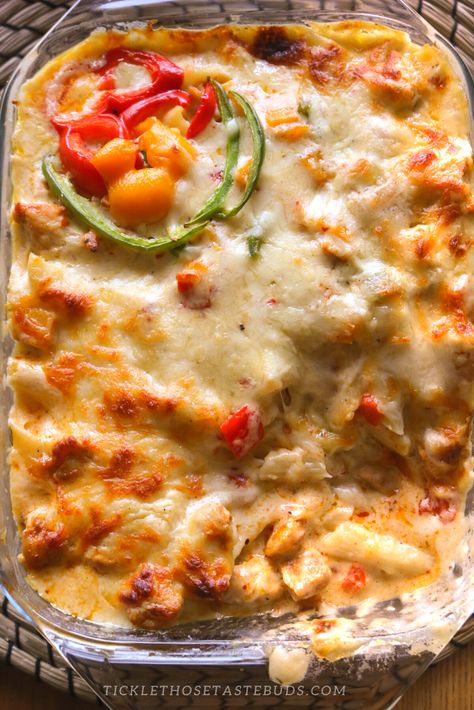 Bechamel Sauce Pasta, Creamy Chicken Pasta Bake, Tandoori Sauce, Spicy Chicken Pasta, Creamy Chicken Pasta Recipes, Creamy Pasta Bake, Béchamel Sauce, Pakistani Recipes, Creamy Chicken Pasta