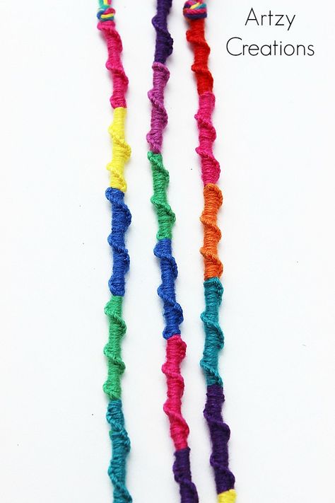 Chinese Staircase / Ladder Friendship Bracelet Design Ideas & Tutorial Chinese Ladder Bracelet, Chinese Staircase Bracelet, Chinese Staircase, Crochet Braids For Kids, Ava Elizabeth, Friendship Bracelets Easy, Bracelets Tutorial, Friendship Bracelet Patterns Easy, Diy Crafts For Teens