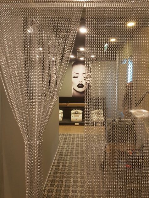 Room Divider Entrance, Door Beads, Crystal Curtains, Easy Diy Room Decor, Japanese Zen, Decorative Beads, Diy Crafts Room Decor, Apartment Decor Inspiration, Beaded Curtains