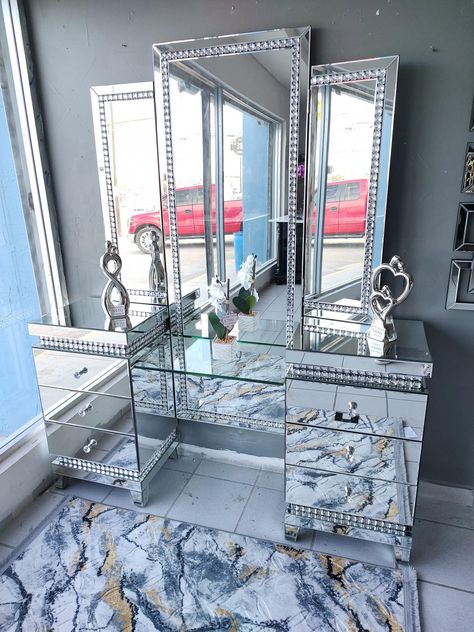 Glamour Room, Mirrored Furniture Decor, Bling Decor, Vanity Diy, Mirrored Vanity, Yard Furniture, Home Cinema Room, Room Supplies, Glam Furniture