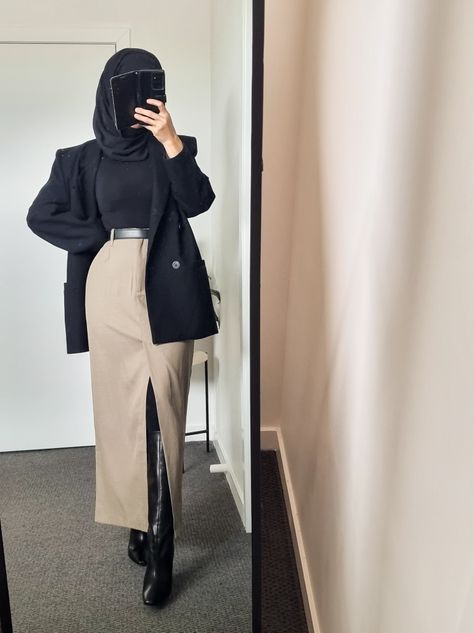 Maxi School Skirt, Maxi Skirt Blazer Outfit, Y2k Blazer Outfit, Blazer Long Skirt, Blazer Outfits Hijab, Maxi Skirt Blazer, Maxi Skirt 90s, 90s Maxi Skirt, Blazer With Skirt