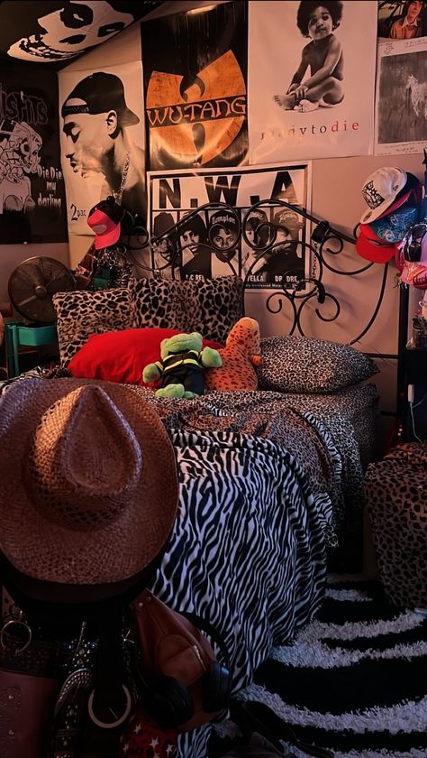 2000s Bedroom Aesthetic Grunge, 2000s Grunge Room, 2000s Teen Bedroom, Room Manifestation, 2000s Room Aesthetic, Punk Room, 2000s Room, Animal Print Bedding, Mental Space