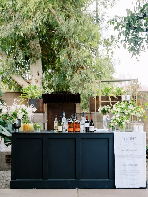 Black Bar Wedding, Outdoor Wedding Bar Decor, Bar Set Up For Wedding, Canoe Bar, Wedding Venue Bar, Wedding Bar Decorations, Drink Counter, Antigua Wedding, Wedding Expo Booth