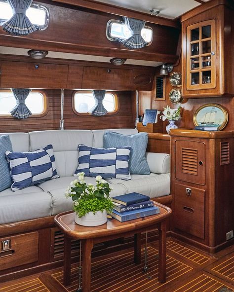 snowhawk-wooden-sailing-yacht-sloss-interior-sofa Boat Decorating Ideas, Yacht Decor Boat Interior, Yacht Interior Decor, Sailing Yacht Interior, Boat Interior Design, Boat House Interior, Sailboat Interior, Sailboat Decor, Yacht Interior Design