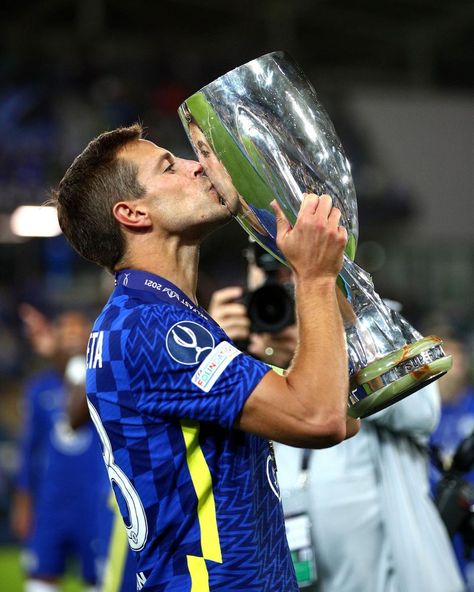 Cesar Azpilicueta, Chelsea Fc Wallpaper, Real Madrid Champions League, Uefa Super Cup, European Cup, Chelsea Football Club, Chelsea Football, Sports Images, Beautiful Morning