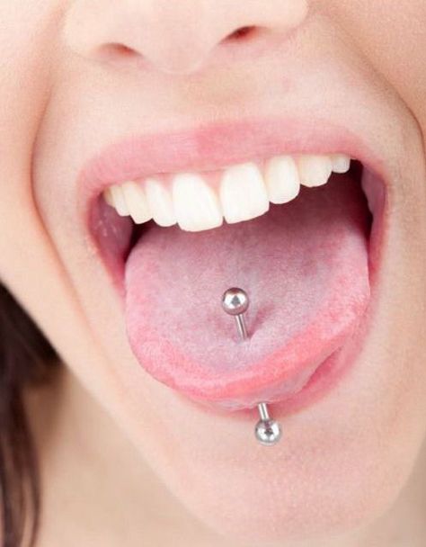 Piercing Alla Lingua, Venom Piercing, Mouth Piercings, Double Tongue Piercing, Double Cartilage Piercing, Face Piercings, Multiple Ear Piercings, Ear Piercings Cartilage, Dermal Piercing