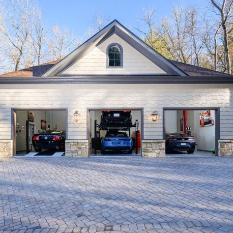 rustic garage design detached Garage Loft Ideas, Three Car Garage Plans, Detached Garage Ideas, Garage With Loft, Rustic Industrial Design, Modern Rustic Industrial, Detached Garage Designs, Garage Plans With Loft, Garage Construction