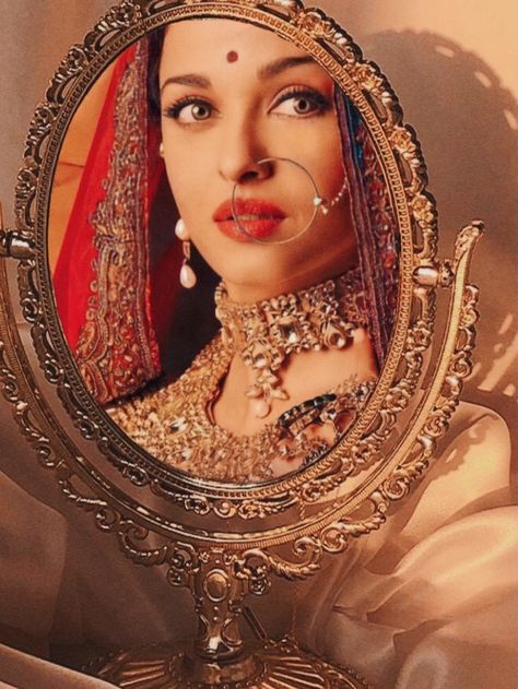 Aishwarya Rai Makeup, All Studio Ghibli Movies, Vintage Bollywood Aesthetic, Aishwarya Rai Photo, Jodha Akbar, Bridal Jewellery Inspiration, Indian Wedding Bride, Rajputi Dress, Reception Look