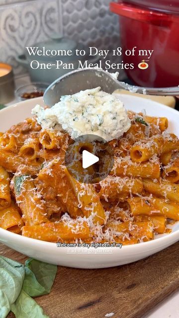 Claire on Instagram: "One Pot Lasagna Pasta 🍝 #ad I turned my viral lasagna soup into a one pot pasta with @raoshomemade and @target. It’s incredibly delicious, super easy to make, and comes together in one pot! Here’s how to make it:

*I linked the Rao’s sauce and pasta in my @shop.ltk so you can shop directly from here: https://liketk.it/4Nrl9 (also linked in my bio)

1 tbsp olive oil
1 yellow onion, diced
1 tsp oregano
1 tsp basil
1 tsp parsley
1 tsp red pepper, to taste
Salt and pepper, to taste
1 head garlic, minced (to taste)
1 lb grass-fed beef
2 tbsp tomato paste
2.5 cups beef broth
1/2 cup heavy cream
24 oz @raoshomemade Arrabbiata Sauce
1 lb @raoshomemade Rigatoni
Handful of freshly torn basil

7.5 oz ricotta
1/2 cup shredded mozzarella
1/2 cup grated parmesan 
1/4 cup fresh par One Pot Lasagna Pasta, Lasagna Pasta Recipe, One Pot Lasagna, How To Make Pasta, Lasagna Pasta, One Pot Pasta Recipes, One Pot Pasta, Fun Easy Recipes, Noodle Dishes