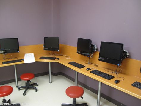 ILSC Computer Lab Computer Room Decor School, Computer Shop Design, Computer Classroom Design, Computer Room Decor, School Computer Lab Design, School Computer Room, Lab Komputer, Computer Lab Posters, Computer Lab Design