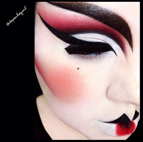 Geisha drag by depechegurl Geisha Makeup, Extreme Makeup, Drag Make-up, Drag Queen Makeup, Sugarpill Cosmetics, White Lightning, Avant Garde Makeup, Red Eyeshadow, Drag Makeup