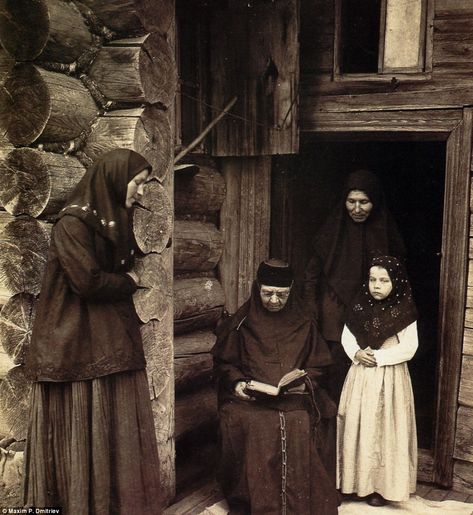 Old Believers in prayer in 1897. When the Bolsheviks swept into power, many Old Believer communities fled to Siberia to escape religious persecution Old Believers, Life In Russia, Orthodox Prayers, Russian Empire, Cathedral City, Russian History, Imperial Russia, Orthodox Christianity, Russian Art