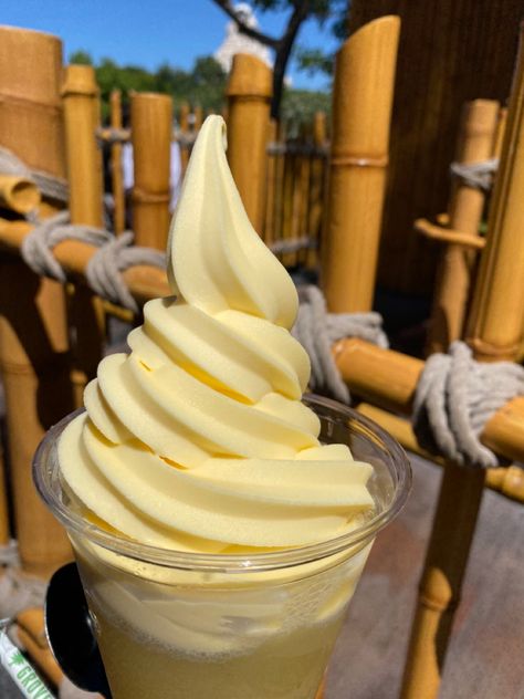 Dole Whip Aesthetic, Disney Pineapple Dole Whip, Trip Manifestation, Dole Pineapple Whip, Disneyland Ideas, Pineapple Dole Whip, Disneyland 2024, Disney Foods, Pineapple Whip