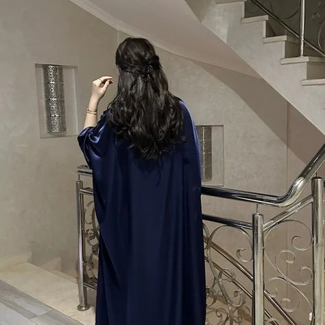 Available🖤✨ Wholesale...18 $(Negotiable) Retail...28 $ For more details, contact us at +971521525570(Whatsapp,Telegram)📲 #abaya #hijab #hijabi #dubai #jilbab #scarf #dress #islamic Dark Blue Abaya, Navy Blue Abaya, Hijabi Dubai, Abaya Aesthetic, Eid 2024, Blue Abaya, Blue Hijab, Dress Islamic, Abaya Hijab