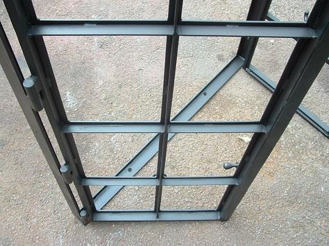 Metal Glass Door Design, Steel Glass Doors, Steel Door Detail, French Casement Windows, Metal Window Frames, Porte In Ferro, Steel Frame Doors, Steel Doors And Windows, Industrial Windows