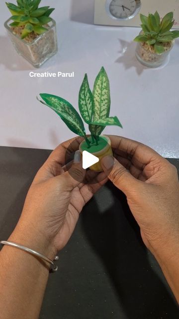 Creative Room Decor Ideas Diy Wall, Garden Clay Ideas, Diy Mini Plants, Plants Projects For Kids, Paper Plants Diy How To Make, How To Make Fake Plants, Plant Projects For Kids, Miniature Plants Diy, Mini Crafts Diy Easy