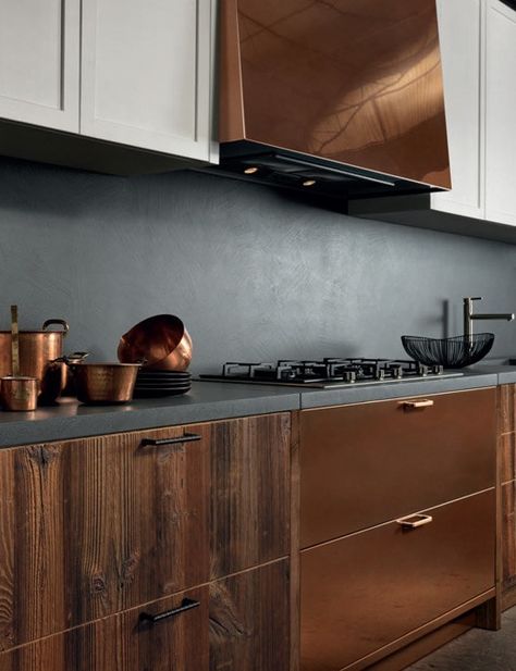 Five fall design trends: mismatched cabinets, dark and matte colors Black White And Copper Kitchen, Slate Backsplash Kitchen, Black Slate Kitchen, Dark Backsplash, Slate Backsplash, Stove Hood, Dark Countertops, Dining Interior, Hood Design