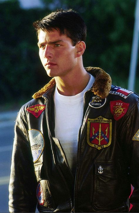 Maverick Top, Top Gum, Tom Cruise Hot, Tom Cruise Movies, Movies And Series, Hot Actors, Popular Movies, Cute Actors, Hollywood Actor