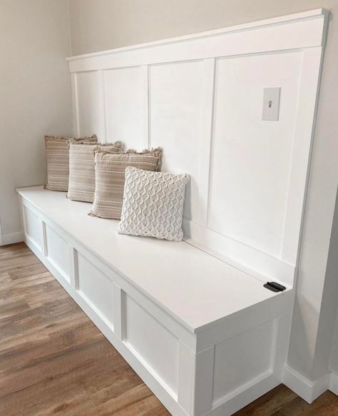 Built-In Bench with Storage - How to Build One Built In Dining Bench, Dining Bench With Storage, Seating In Kitchen, Diy Bench Seat, Entrance Room, Built In Bench Seating, Nook Bench, Wall Bench, Diy Storage Bench