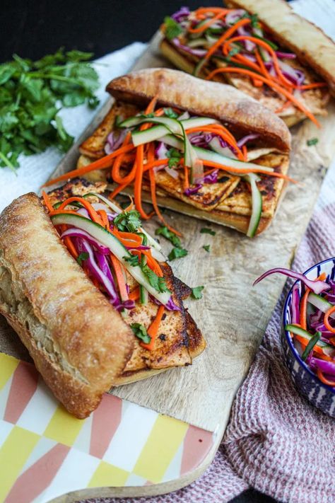 TOFU BANH MI SANDWICH - Plant Based Relationship Tofu Banh Mi, Tofu Recipes Healthy, Bahn Mi, Banh Mi Sandwich, Lunch Catering, Banh Mi, Tofu Recipes, Vegan Condiments, Sans Gluten