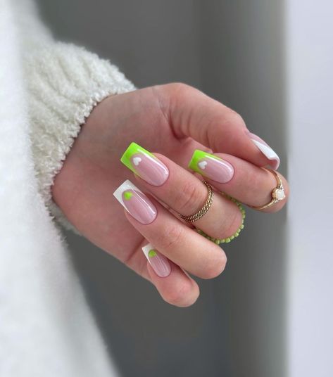 💅 amanda.sudolll 👈 Instagram Short Square Acrylic Nail Ideas, Nails Metallic Pink, French Square Nails, Nails Metallic Chrome, Square Nail Ideas, White Nails With Gold, Acrylic Nail Ideas, Spring Break Nails, Pink Chrome Nails