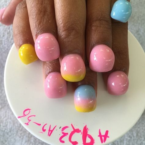 Hump Nails, Bubble Nails, Crazy Nail Art, Nagellack Trends, Crazy Nails, Oval Nails, Birthday Nails, Nail Designs Spring, Nail Arts