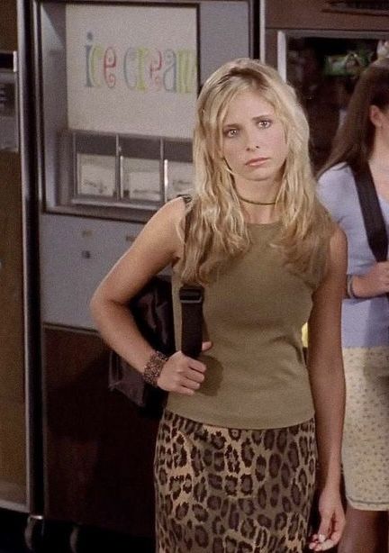 Iconic 80s Outfits, Vampire Slayer Outfits, Fashion Tv Shows, Buffy The Vampire Slayer Outfits, Finding My Style, 80s Outfits, Buffy Style, Rachel Green Outfits, Devon Lee Carlson