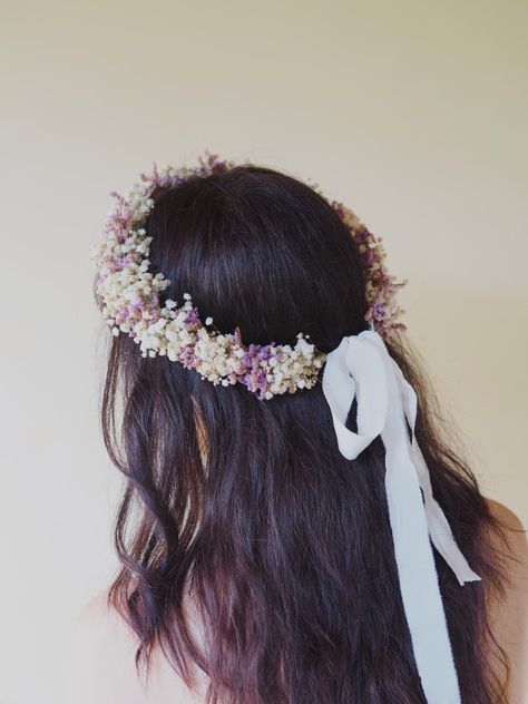 Purple White Wedding, Tangled Flower, Dried Flower Crown, Sea Lavender, Flower Crown Bride, Light Purple Flowers, Half Up Half Down Hair Prom, Dried Lavender Flowers, Flower Crown Hairstyle