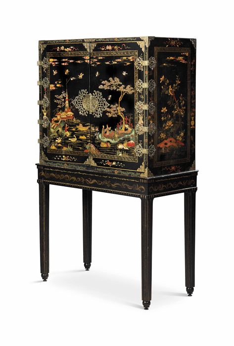 Chinoiserie Furniture, Georgian Interiors, Painted Cupboards, Lacquer Furniture, Flat Decor, Painted Chest, Chinese Furniture, Bedroom Master, Chinoiserie Chic