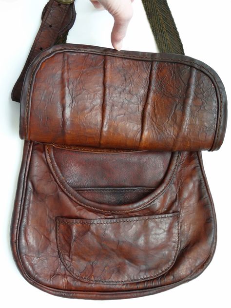 Contemporary Makers: Hunting Pouch by Ron Scott Mountain Man Possibles Bag, Leather Hunting Bag, Vintage Brown Leather Pouch, Viking Leather Bag, Medieval Style Leather Pouch Bags, Horn Bag, Shooting Bags, Leather Handbag Patterns, Hunting Bags