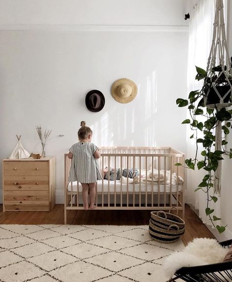 house plants in kids rooms | Room to Bloom Bedroom Vintage, Unisex Kids Room, Minimalist Nursery, Dream Nurseries, Baby Room Design, Nursery Baby Room, Vintage Bedroom, Toys Kids, Baby Bedroom