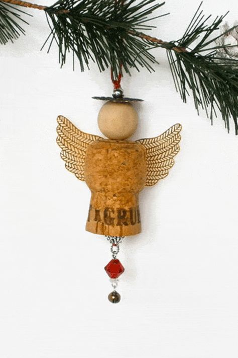 Christmas Cork Ornaments, Champagne Cork Crafts, Wine Cork Crafts Christmas, Cork Crafts Christmas, Wine Cork Diy Crafts, Wine Cork Projects, Wine Cork Ornaments, Cork Crafts Diy, Wine Cork Diy