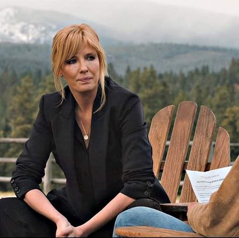 @yellowstoneshowobsessed on Instagram: “This is a beautiful picture of Beth, even without the blush.  #itwasametaphor #sortof #bethdutton  #yellowstonetvfans  #yellowstonetv…” Beth Dutton Hairstyle How To, Beth Dutton Fringe, Beth Dutton Bangs Diy, Beth Dutton, Yellowstone Rip And Beth, Beth Dutton Style, Yellowstone Tv Series Rip And Beth, Yellowstone Outfits, Kelly Reilly