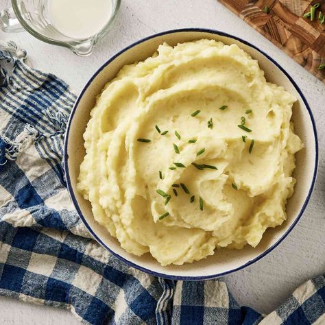 Potatoes, chicken broth, half and half, and butter is all you need for these ultra creamy mashed potatoes. Buttery Mashed Potatoes Recipe, Ultra Creamy Mashed Potatoes, Ultimate Mashed Potatoes, Buttery Potatoes, Buttery Mashed Potatoes, Best Mashed Potatoes, Making Mashed Potatoes, Potato Sides, Mashed Potato Recipes