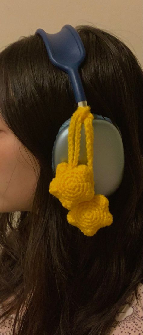 Crochet Patterns Headphones, Accessories For Headphones, Headphones Covers Crochet, Crochet Headphone Cover Aesthetic, Crochet Headphone Accessories Sprout, Crochet Headphone Decoration, Crochet Star Accessories, Head Phone Crochet, Cute Crochet Headphone Cover