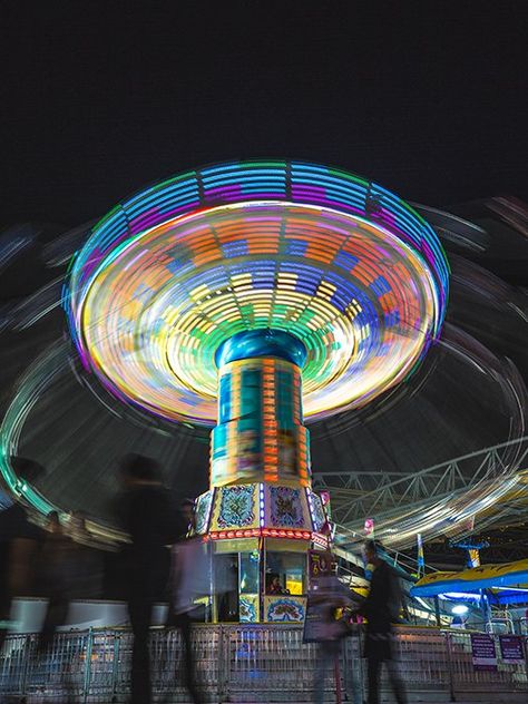 50 Stunning Examples of Motion Blur Photography Motion Blur Photography, Narrative Photography, Amazing Wallpaper, Blur Photography, Motion Photography, Time Lapse Photography, Long Exposure Photography, Amusement Park Rides, Blur Photo