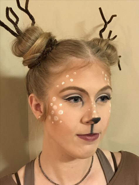 Dress Like A Reindeer For School, Reindeer Diy Costume, Diy Animal Costume Women, Diy Reindeer Costume, Reindeer Makeup, Reindeer Diy, Reindeer Dress, Reindeer Outfit, Camo Party