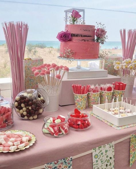 Cake And Candy Table Ideas, Treat Table Ideas Birthday, Candy Table Ideas Wedding, Ideas Mesa Dulce, Mesas Candy Bar, Party Treat Table Ideas, Birthday Party Snack Table, Birthday Snack Table, Chuches Ideas