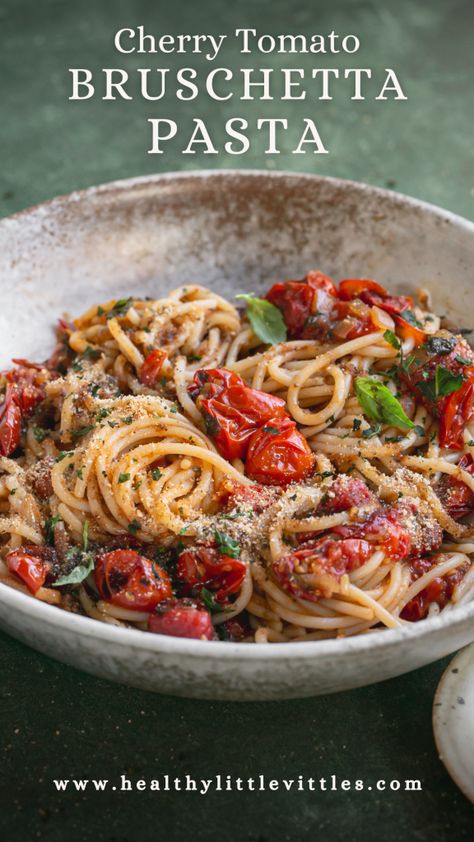 This easy Cherry Tomato Bruschetta Pasta has all the flavors of bruschetta toast in pasta form! Gluten-free spaghetti pasta is tossed with fresh roasted cherry tomatoes, basil, garlic, red onions, and toasted breadcrumbs and then finished off with a balsamic glaze. This delicious vegan pasta dinner is an easy and flavorful weeknight meal! Pasta Balsamic, Cherry Tomato Bruschetta, Bruschetta Toast, Bruschetta Appetizer, Bruschetta Pasta, Easy Bruschetta, Pasta Puttanesca, Gluten Free Spaghetti, Tomato Bruschetta