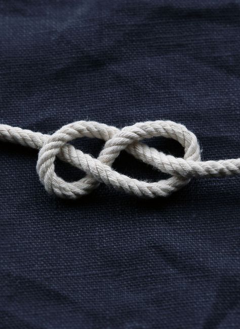 Knot & Canvas Nautical Knots, Sailor Knots, Nautical Wedding, Nautical Fashion, Tie Knots, 로고 디자인, Tie The Knots, Nautical Decor, Nautical Theme