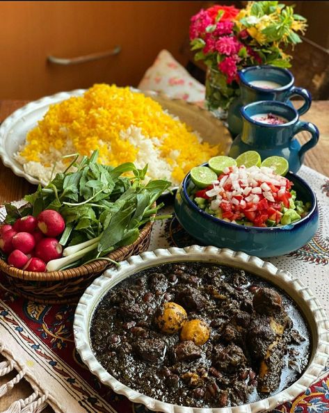 Qorma zabzi its iranian dish with mixed vegetables leaves and meat stew it should cook long and serve with Saffron rice Persian Food Iranian Cuisine, Iranian Dishes, Kurdish Food, Iran Food, Iranian Recipes, Iranian Cuisine, Persian Cuisine, Amazing Food Decoration, Iranian Food