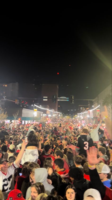 Uga Football Aesthetic, Uga College Aesthetic, University Of Georgia Aesthetic, Student Athlete Aesthetic, Uga Aesthetic, College Football Aesthetic, 2024the Plot, A&m College Station, Georgia University