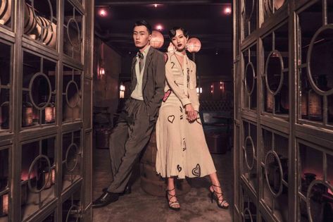 Old-world Shanghai glamour makes a classic comeback | South China Morning Post Art Deco Vintage Posters, Shanghai Aesthetic, Old Shanghai Style, Chinese Wedding Photos, Shanghai Night, Old Shanghai, Shanghai Fashion, Classic Glamour, Pre Wedding Shoot Ideas